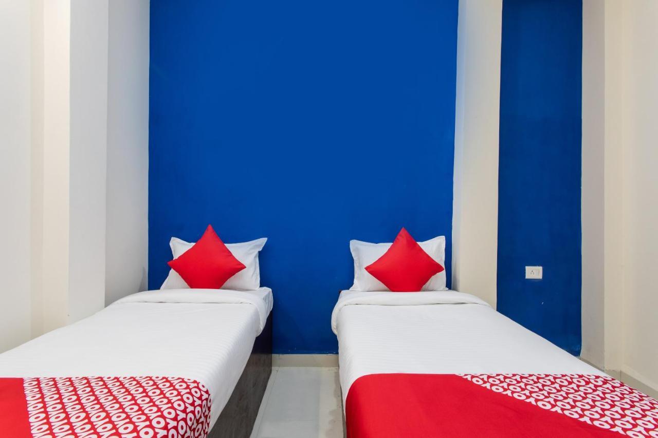 Oyo 27862 Hotel Brooklyn Indore Buitenkant foto